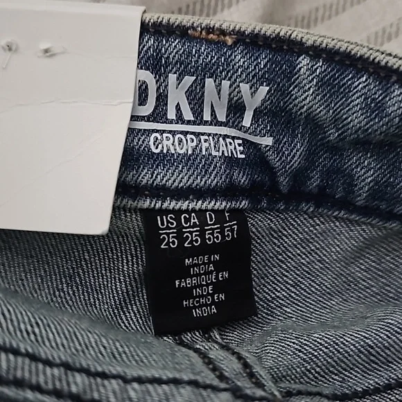 DKNY Raw Hem Crop‎ Flare Jeans Size 25 NWT - Picture 5 of 9